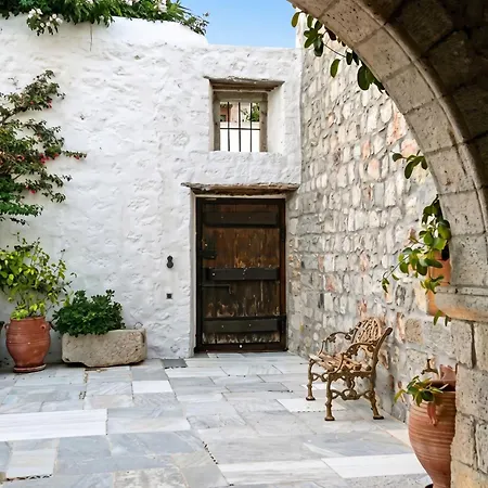 Family House With Sea View In + Terrace Nyaraló
