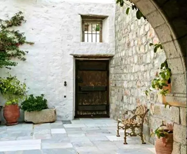 Family House With Sea View In + Terrace بيت للعطل